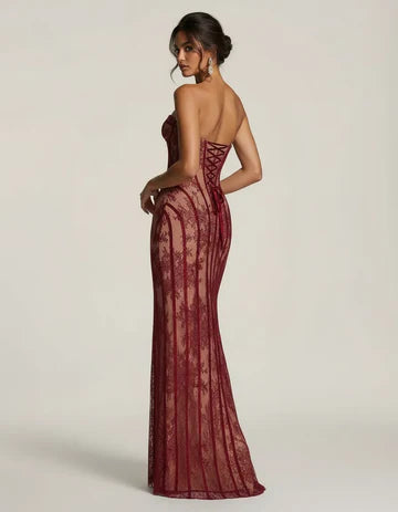 Robe en Dentelle Sculptée