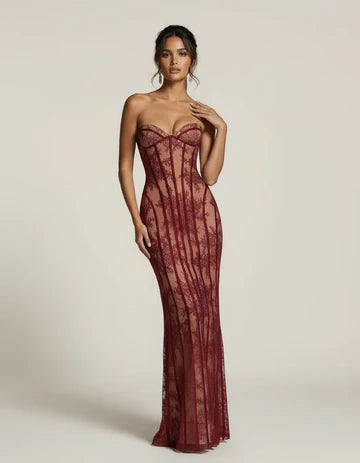 Robe en Dentelle Sculptée