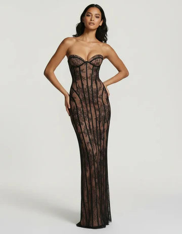 Robe en Dentelle Sculptée