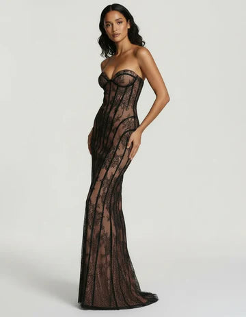Robe en Dentelle Sculptée